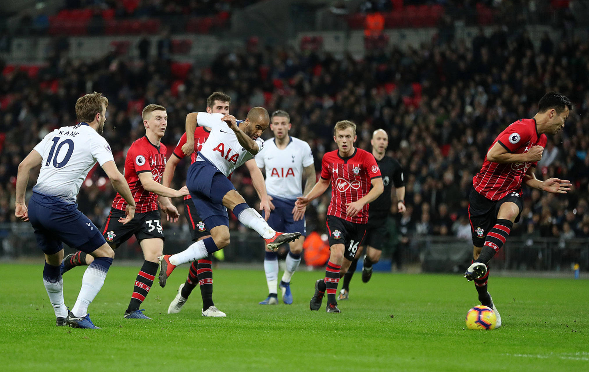 他果斷換上 他果斷換上